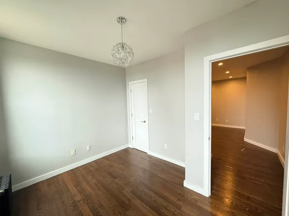 45 Wadsworth Terrace image 6 of 9