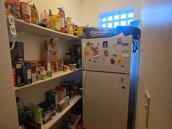 5th image of 4901-03 N Paulina St #1618-2