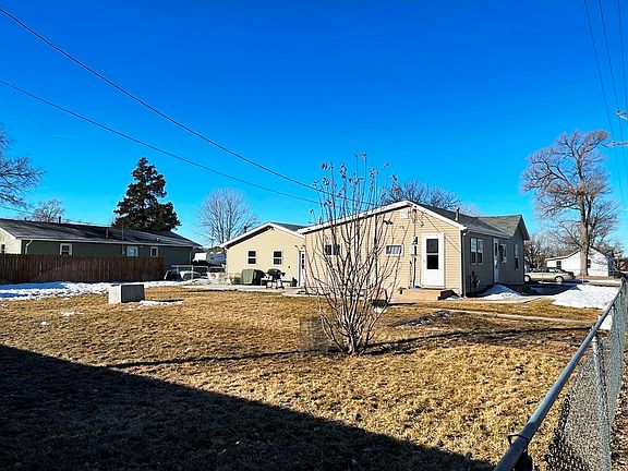 5th image of 823 N Jackson Ave
