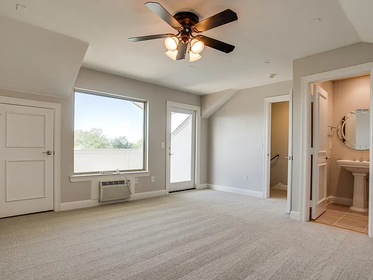 4502 Holland Ave — Photo 22