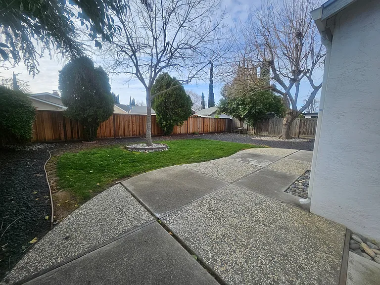 553 Covington Way — Photo 5
