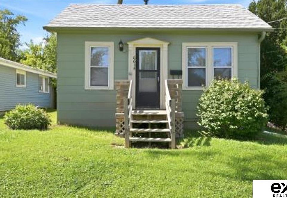 1st image of 6614 S 26th St