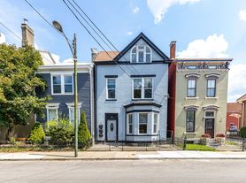 918 Main St