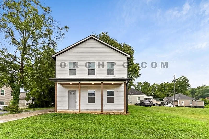 105 W Callahan St