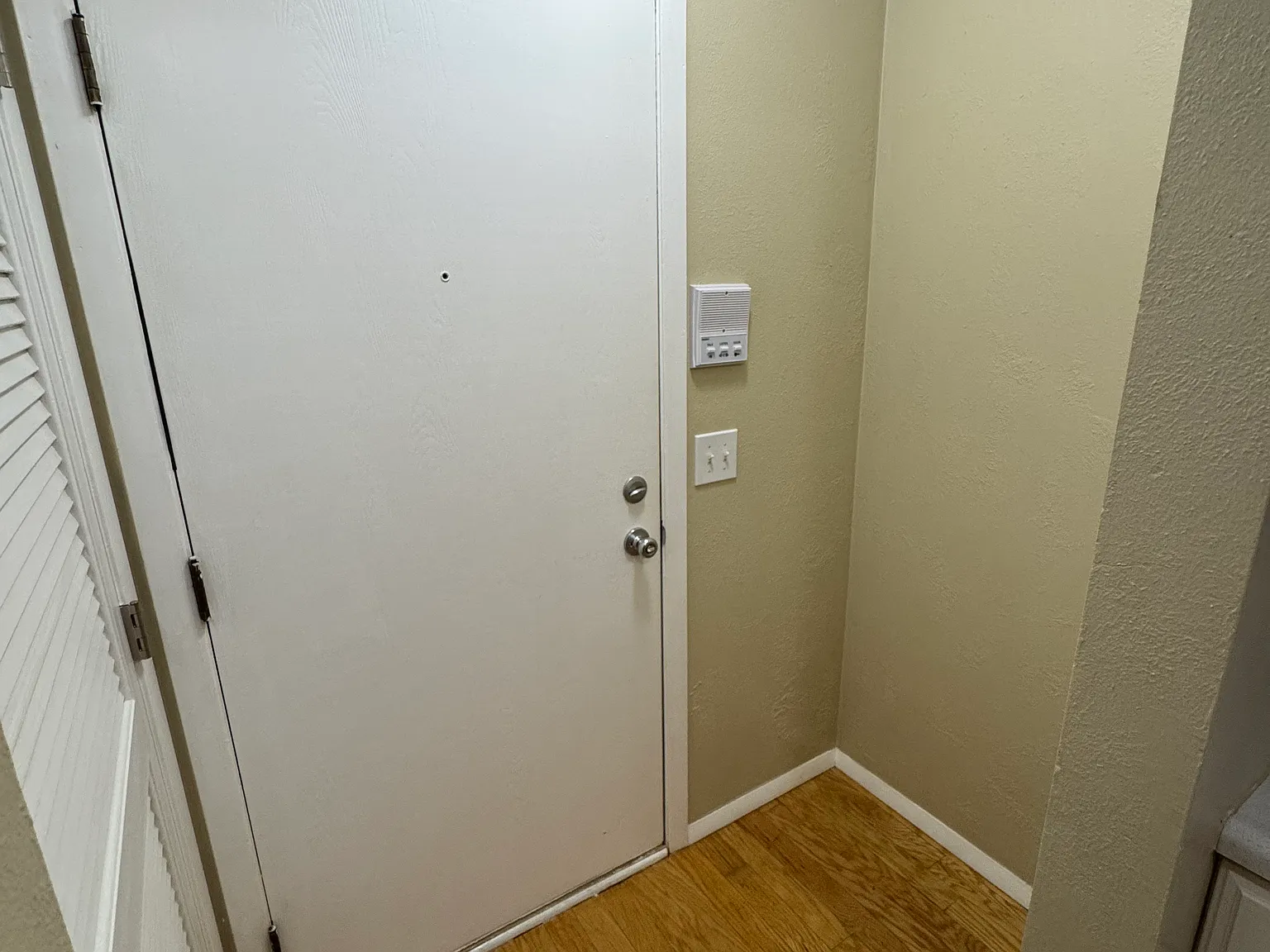 2 bed, 1.5 bath, 960 sqft, $1,400 — Photo 4
