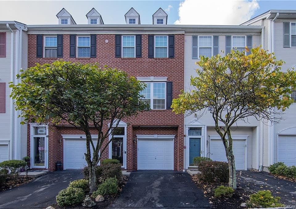 1st image of 5 Willow Dr