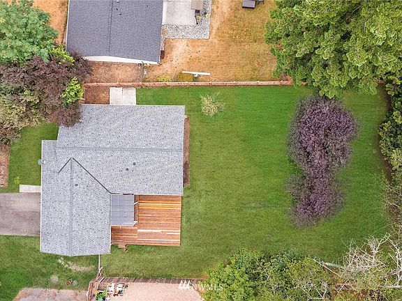4th image of 26815 NE Miller St