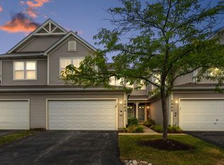 2863 Falling Waters Ln, Lindenhurst, IL 60046