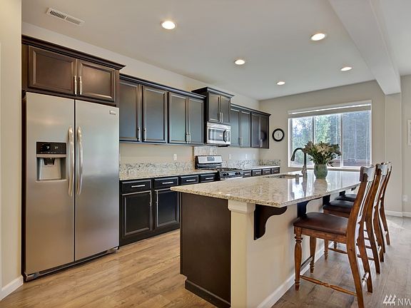 5th image of 4079 Cameron Dr NE