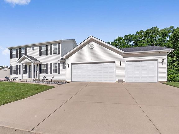 4th image of 120 Village Circle Dr