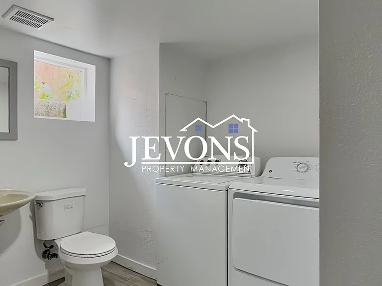630 N Skyline Dr #B — Photo 12