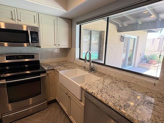 4th image of 4910 E Pershing Ave