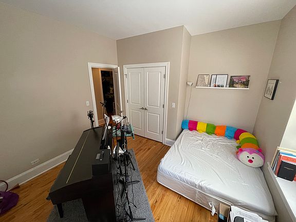 5th image of 4660 N Broadway St #208
