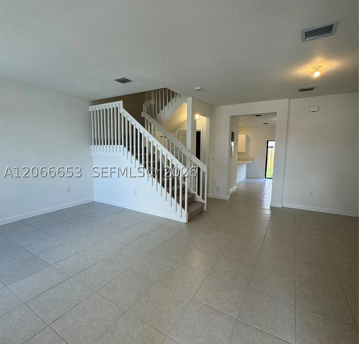 3 bed, 2.5 bath, $2,600 — Photo 2