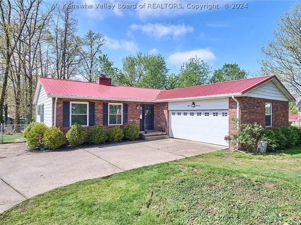 5119 Lynnwood Dr, Cross Lanes, WV 25313