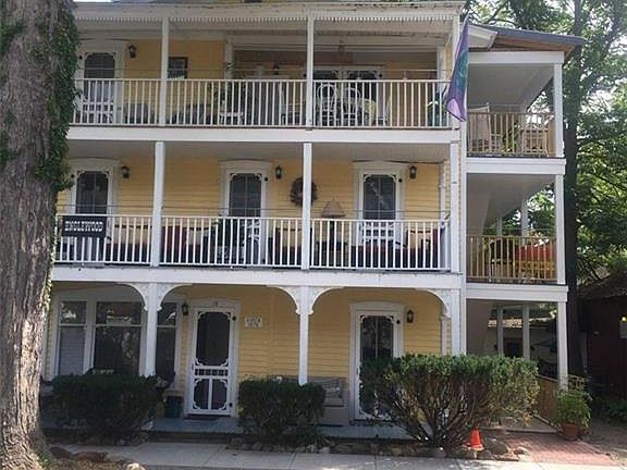 4th image of 19 Roberts Ave #1C