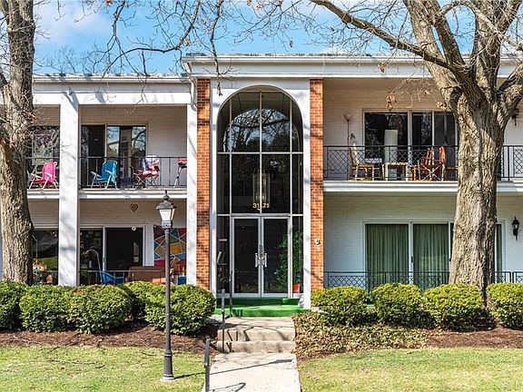 3rd image of 3171 Southdale Dr #9
