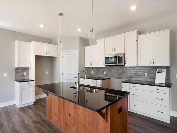 3rd image of 3569 Jamesfield Dr