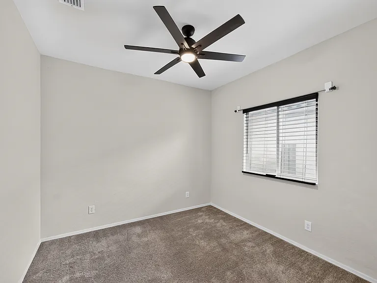 18465 N Lakeside Dr — Photo 10