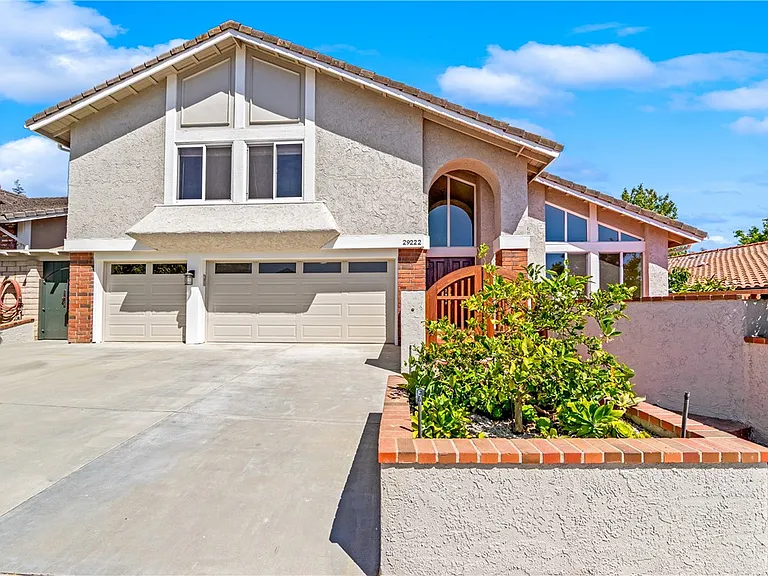29222 Bobolink Dr — Photo 1