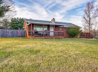 102 Rolling Acres Dr, Gray, TN 37615