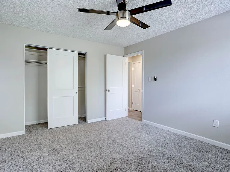 Caravelle Apartments — Photo 35