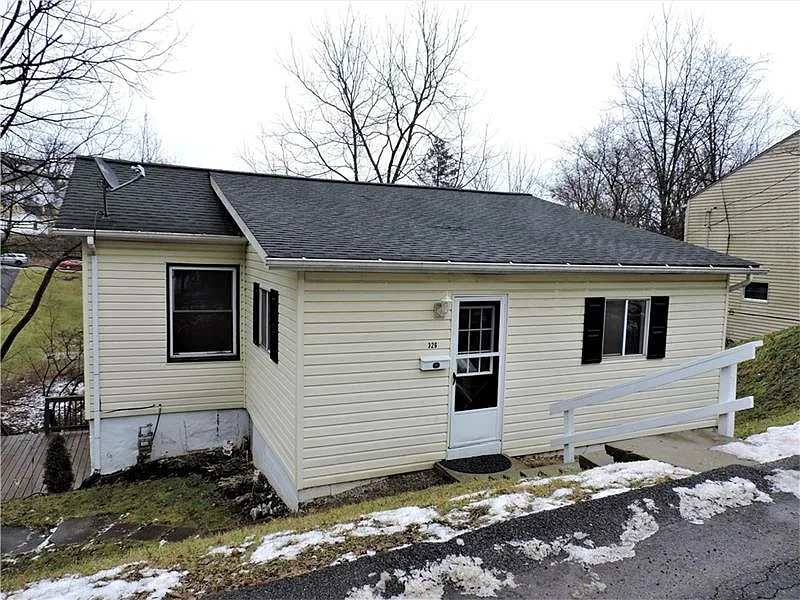 326 North St photo 1