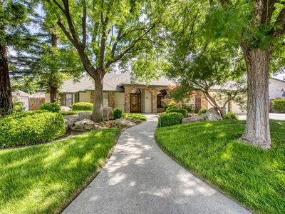 594 W Ellery Ave, Clovis, CA, 93612