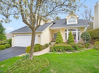 92 Autumn Ridge Rd, Bedminster, NJ 07921