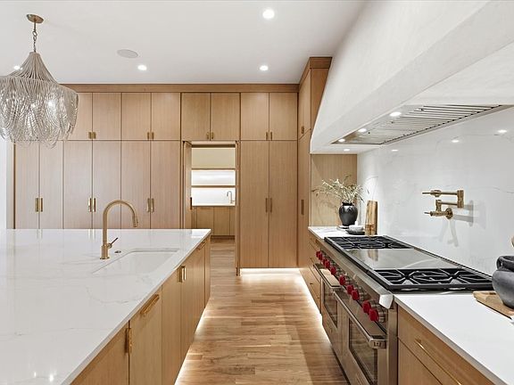 17th image of 818 Brentview Dr