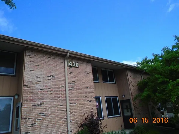 1436 Big Bend Rd, Waukesha, WI 53189