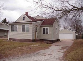 216 3rd St, Colona, IL 61241