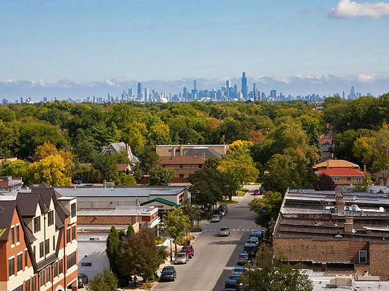 Kenilworth Tower - Heart of Oak Park! — Photo 18