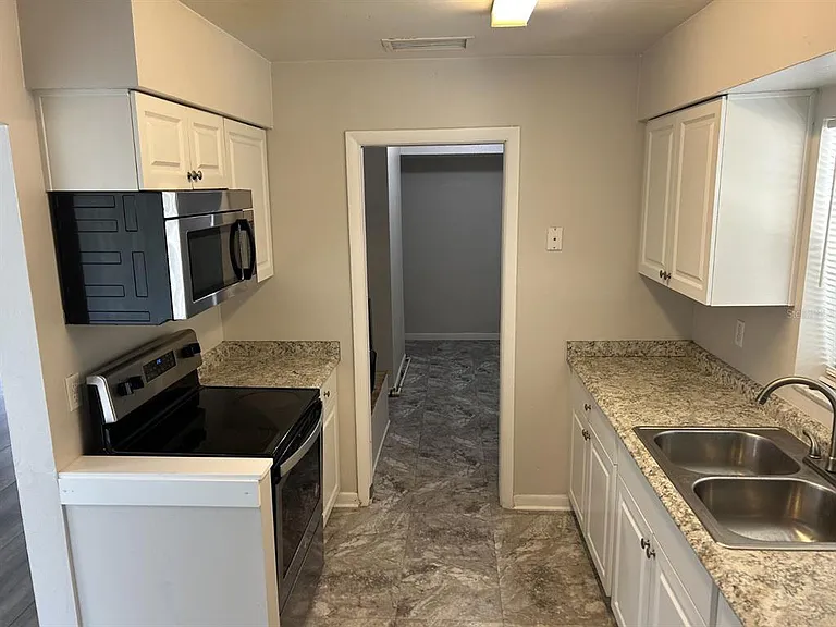 1241 Pilgrim Rd — Photo 9