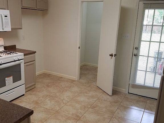4th image of 208 Cliff Ave