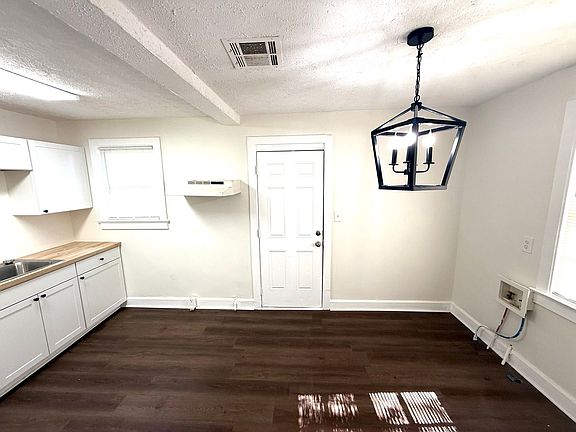 2nd image of 106 Courtland Dr Unit A