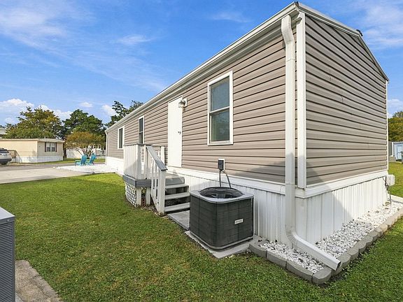 2nd image of 1421 Circle Dr.