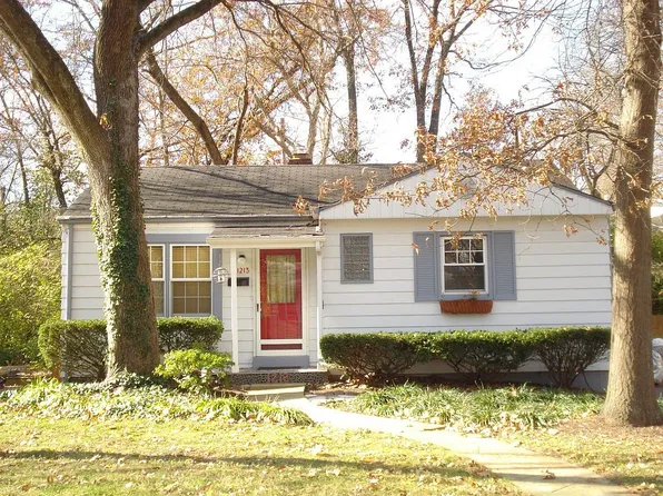 1213 Avery Ct, Saint Louis, MO 63122