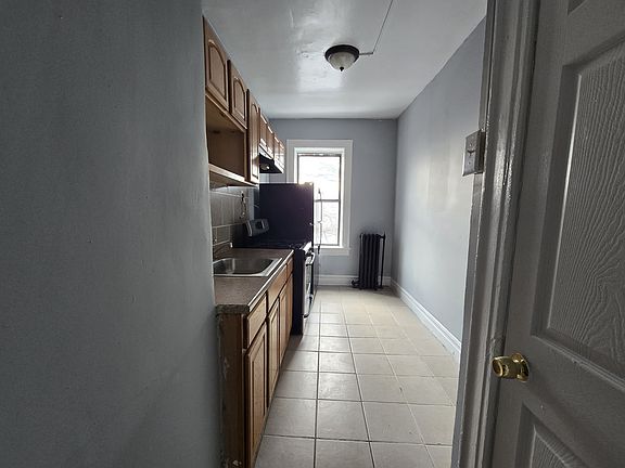 2nd image of 810 Broadway #404-B