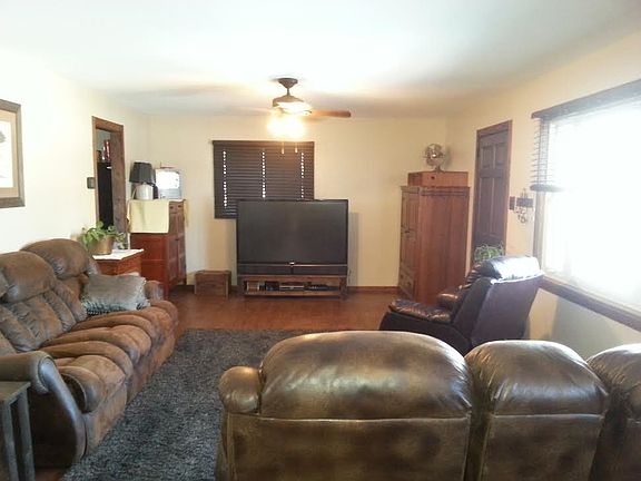 3rd image of 98 Winona Blvd