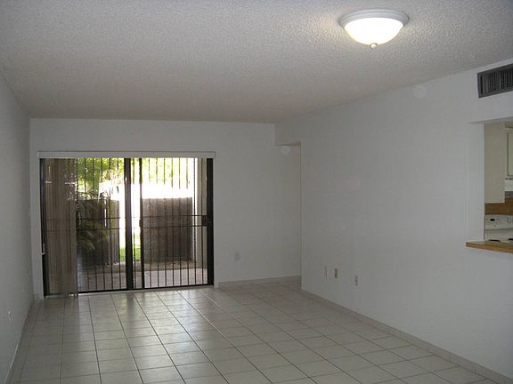 5th image of 9411 Fontainebleau Blvd APT 104