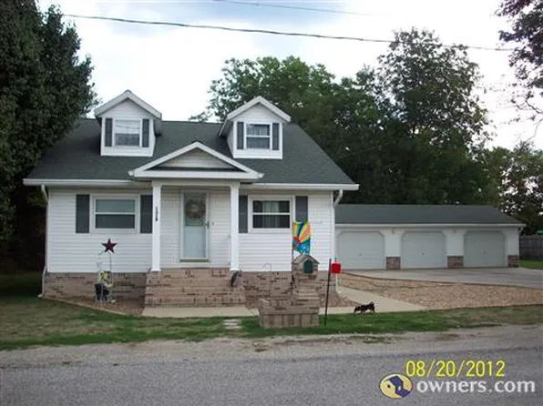 1318 Pearl Ave, Centralia, IL 62801