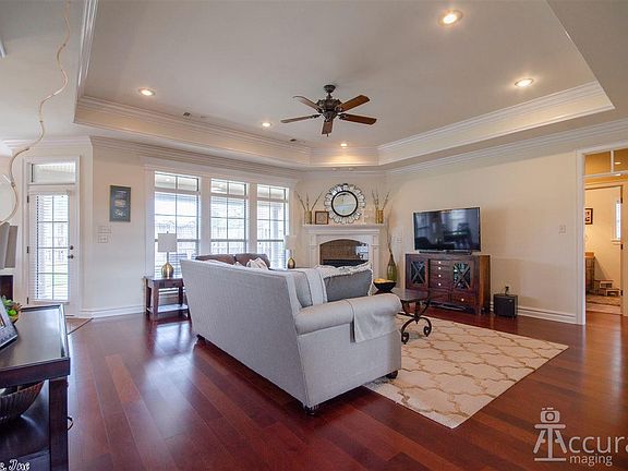 3rd image of 5140 Greystone Dr