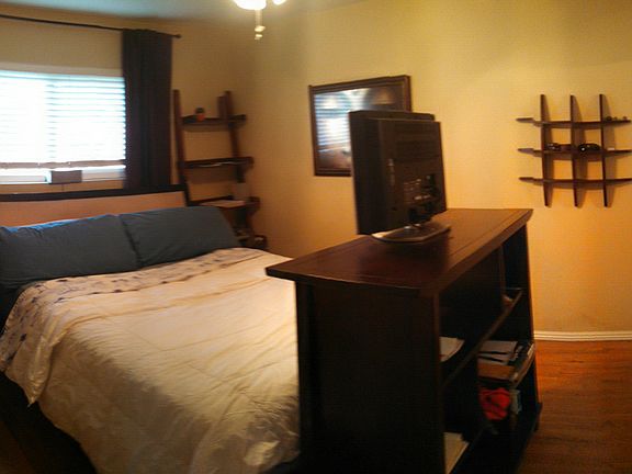 4th image of 4457 41st St Unit 5