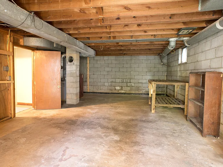 261 Fairview Rd — Photo 15