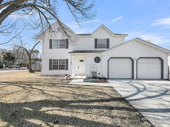 2nd image of 844 N Aylesbury Rd