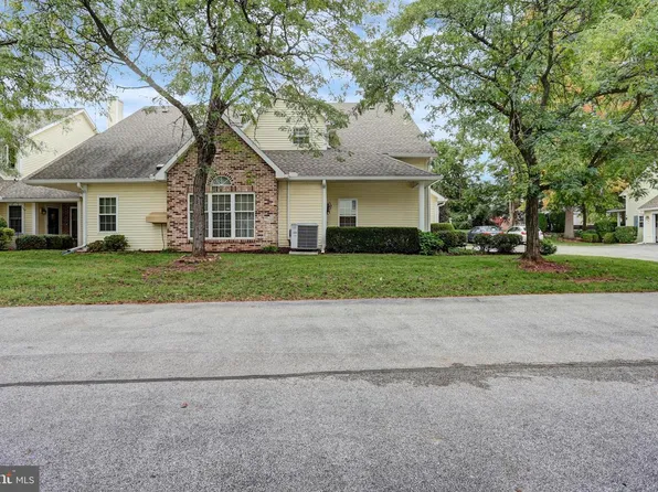 534 Brighton Pl, Mechanicsburg, PA 17055