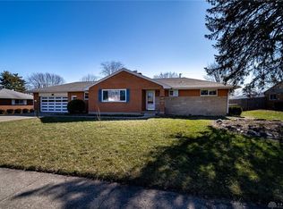 312 Camborne Dr, Englewood, OH