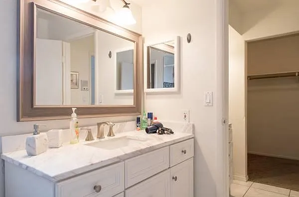 1505 Hialeah Dr — Photo 21