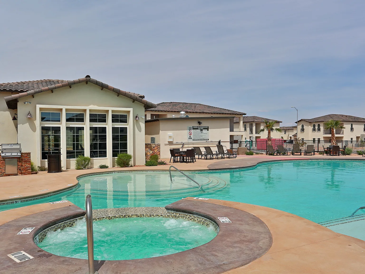 Bella Estancias Apartment Homes — Photo 3